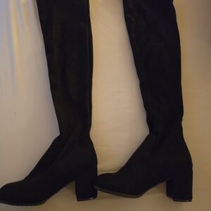 Elegant Black Knee-High Women's Boots